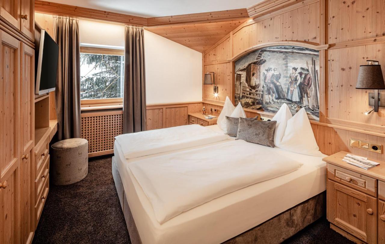 Suites Hotel Garden เซลวาดีวัลการ์เดนา ภายนอก รูปภาพ