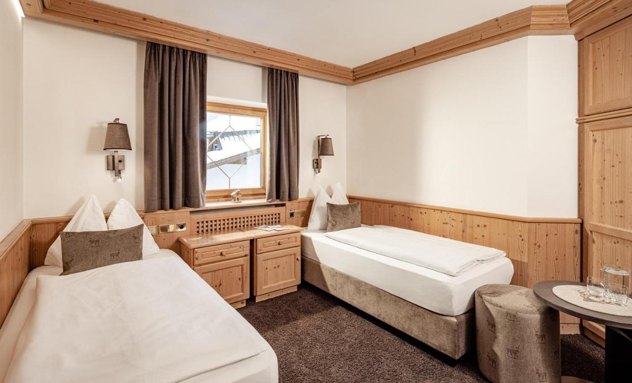 Suites Hotel Garden เซลวาดีวัลการ์เดนา ภายนอก รูปภาพ